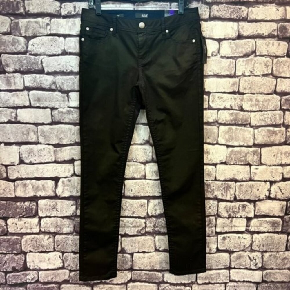 a.n.a. NWT Black Skinny Pant Size 8
